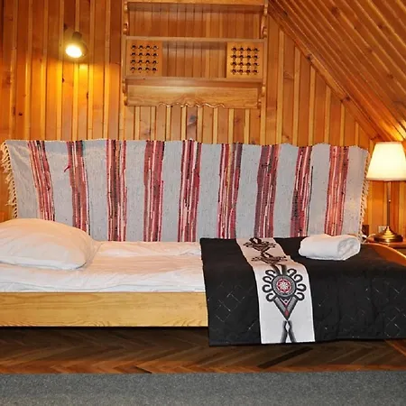 Orla Nocleg ze śniadaniem 3*