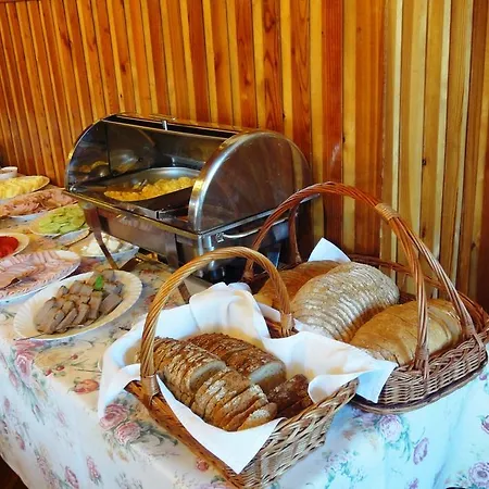 Orla Nocleg ze śniadaniem 3*
